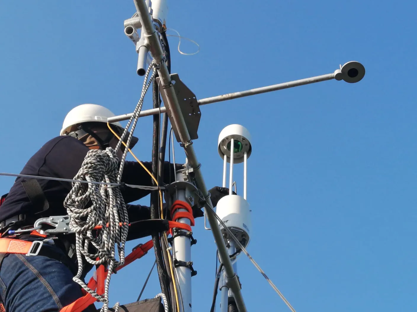 Mantenimiento en sistema de EC en zona de manglares — SLC Association
